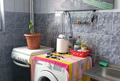 Libera, curata, scara ingrijita, vedere spre SUPECO. - 5