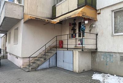 Spațiu comercial, de 52 mp, în Central - 3