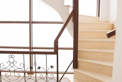 Casă individuală cu 8 camere cu Canalizare în Obor - 11