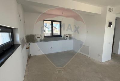 VANZARE Vila cu 4 camere in Pantelimon - 7
