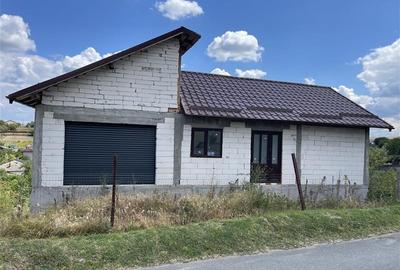 Casă individuală cu 4 camere cu Teren 1600 Mp în Malcoci - 2