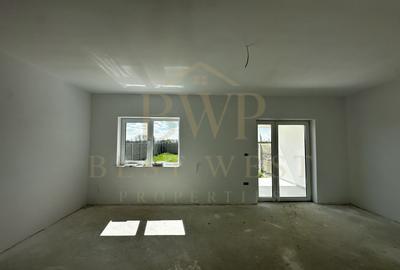 Duplex cu 4 camere cu Canalizare în Moșnița Nouă