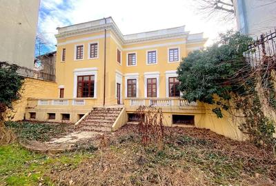 Casă cu 7 camere cu Canalizare în Romană - 1