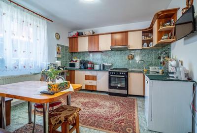 Casă individuală cu 6 camere cu Canalizare în Poiana Țapului - 9