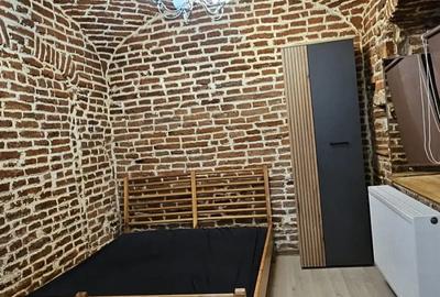 Garsonieră decomandată în Central - 1