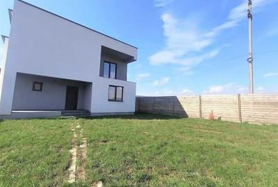 Ocazie !!! Casa spa?ioasa ?i moderna intr-o zona lini?tita ! - 3