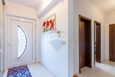 Casă cu 5 camere cu Garaj în Copăceni - 18