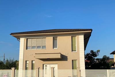 Casă cu 5 camere cu Teren 378 Mp în Albert