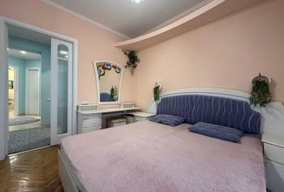 Apartament cu 3 camere decomandat în Crângași