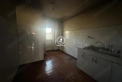 Vanzare apartament 3 camere Centru - 2