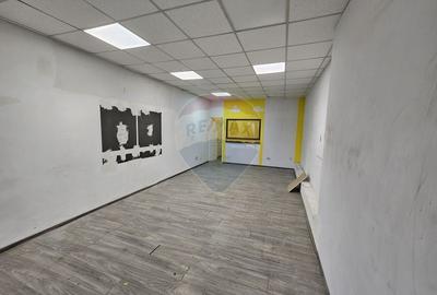 Spațiu comercial, de 45 mp, în Titan