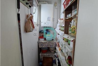 Apartament cu 3 camere decomandat în Gemenii - 12