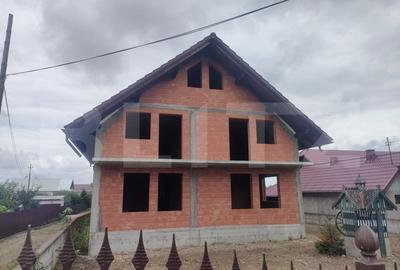 Casa la rosu, 350 mp utili, zona Marginea - 2