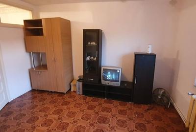 Garsonieră decomandată în Central - 7