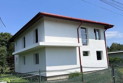 Casă cu 6 camere cu Teren 700 Mp în Breaza - 10