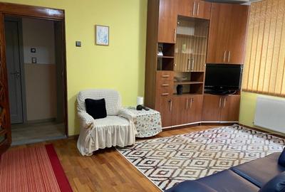 Apartament cu 3 camere semidecomandat, mobilat în Muncii - 1