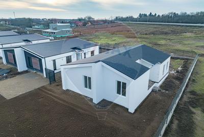 Casă cu 4 camere cu Teren 614 Mp în Giarmata