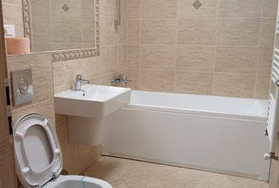 Apartament de închiriat  3 Camere Zona Coresi - 9