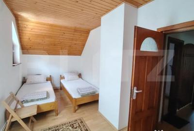 Casă cu 5 camere cu Teren 226 Mp în Sovata - 2