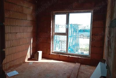 Casă cu Teren 325 Mp în Ghiroda - 2