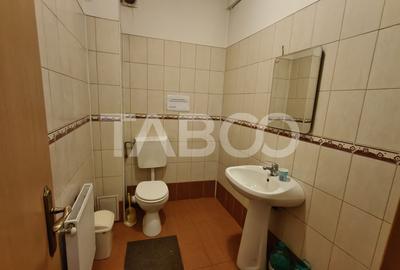 Birou, de 37 mp, în Central - 3