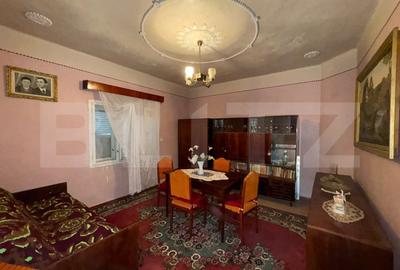 Casa de vanzare, cu 2 camere, 120 mp + teren de 1207 mp, zona Carastau - 1