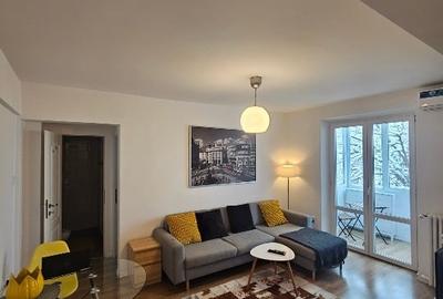 Apartament cu 2 camere semidecomandat, mobilat în Domenii