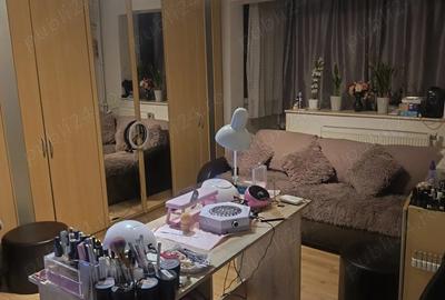 Apartament cu 3 camere semidecomandat în Craiovița Nouă - 1