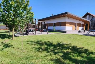 Casă cu 4 camere cu Teren 393 Mp în Florești