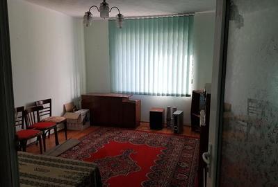 Casă cu 3 camere în Florilor