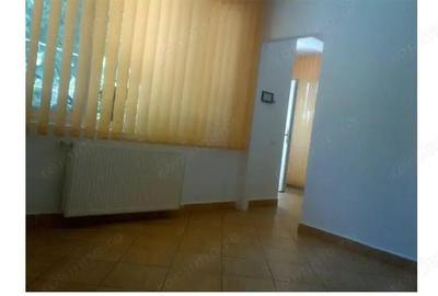 Casă cu 4 camere cu Teren 100 Mp în Moșilor - 19