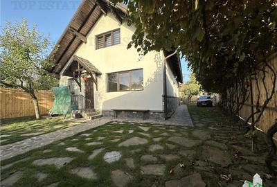 Vila cocheta de 5 camere cu 436 mp teren si toate utilitat - 1