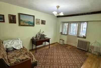 Apartament cu 3 camere decomandat în Păcurari