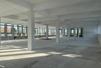 Spațiu comercial, de 1,400 mp, în Central - 1