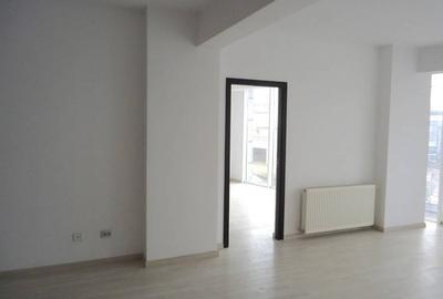 Apartament cu 3 camere în Central - 1