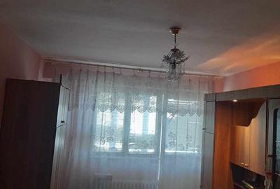 Apartament cu 4 camere decomandat în Central - 1