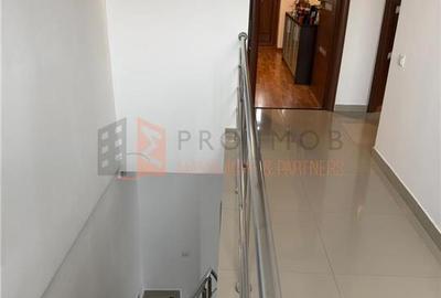 Casă individuală cu 6 camere cu Canalizare în 1 Decembrie - 8