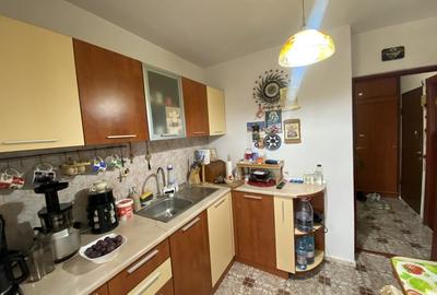 3 camere | Titan | Metrou 1 decembrie | balcon | 70 mp | 1981 3 camere | Titan | Metrou 1 decembrie | balcon | 70 mp | 1981 - 8