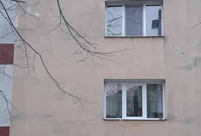 Apartament cu 3 camere semidecomandat în Central - 3