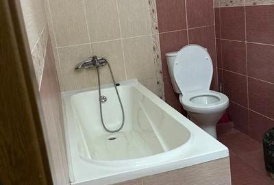 Garsonieră decomandată în Titan