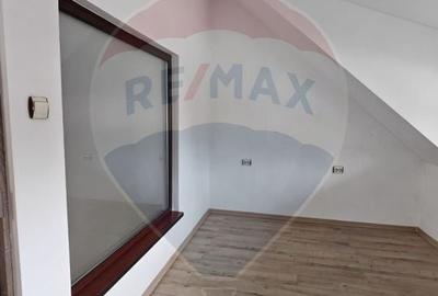 Casă cu 4 camere cu Teren 50 Mp în Blumăna - 13