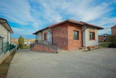 Casă individuală cu 5 camere cu Teren 1472 Mp în Dealuri Oradea