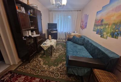 Apartament cu 2 camere, etaj 2/4, zona Podu Ros - 1