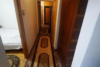 Apartament cu 3 camere decomandat, etaj 2/4, zona Cug - 11