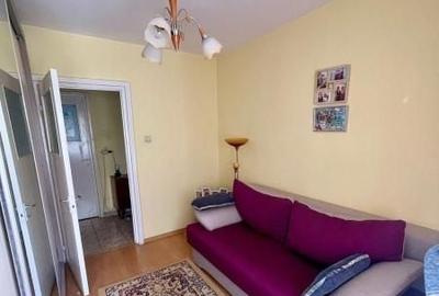 Apartament cu 3 camere decomandat, mobilat în Dacia