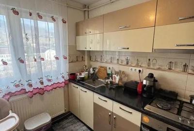Apartament cu 3 camere semidecomandat în Central - 2