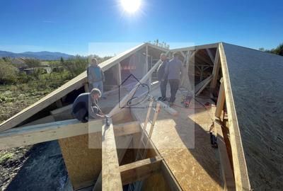 Casă individuală cu 4 camere cu Canalizare în Stupini - 29