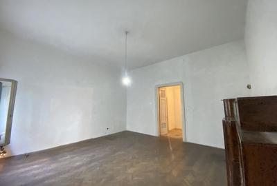 Apartament cu 3 camere decomandat în P-ța Unirii - 4