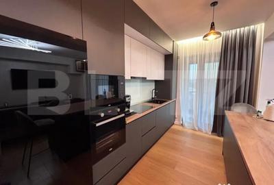 Apartament cu 3 camere semidecomandat, mobilat în Central
