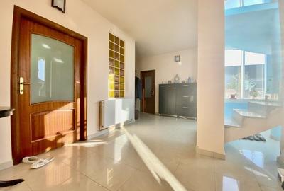 Urgent/Vânzare Casa/Vila, 4+ camere, teren 346 mp,  Targoviste, zona Micro 4 - 7